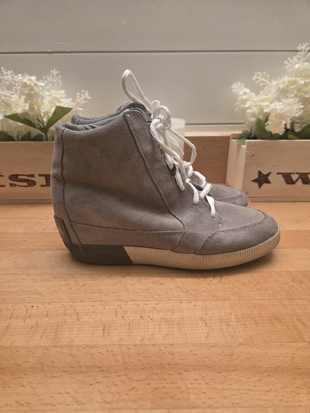 Sorel Women's Out N' About Wedge Booties Dove/Quarry Gray Suede Women's Sz 8.5